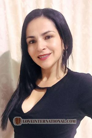 212326 - Alexandra Age: 46 - Colombia