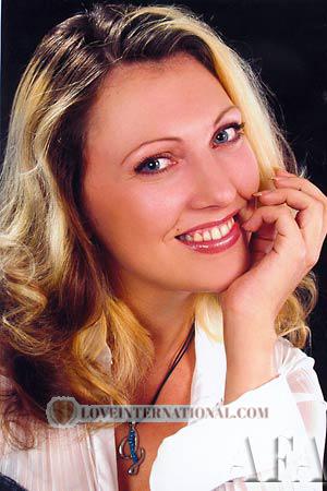 54704 - Elena Age: 32 - Ukraine